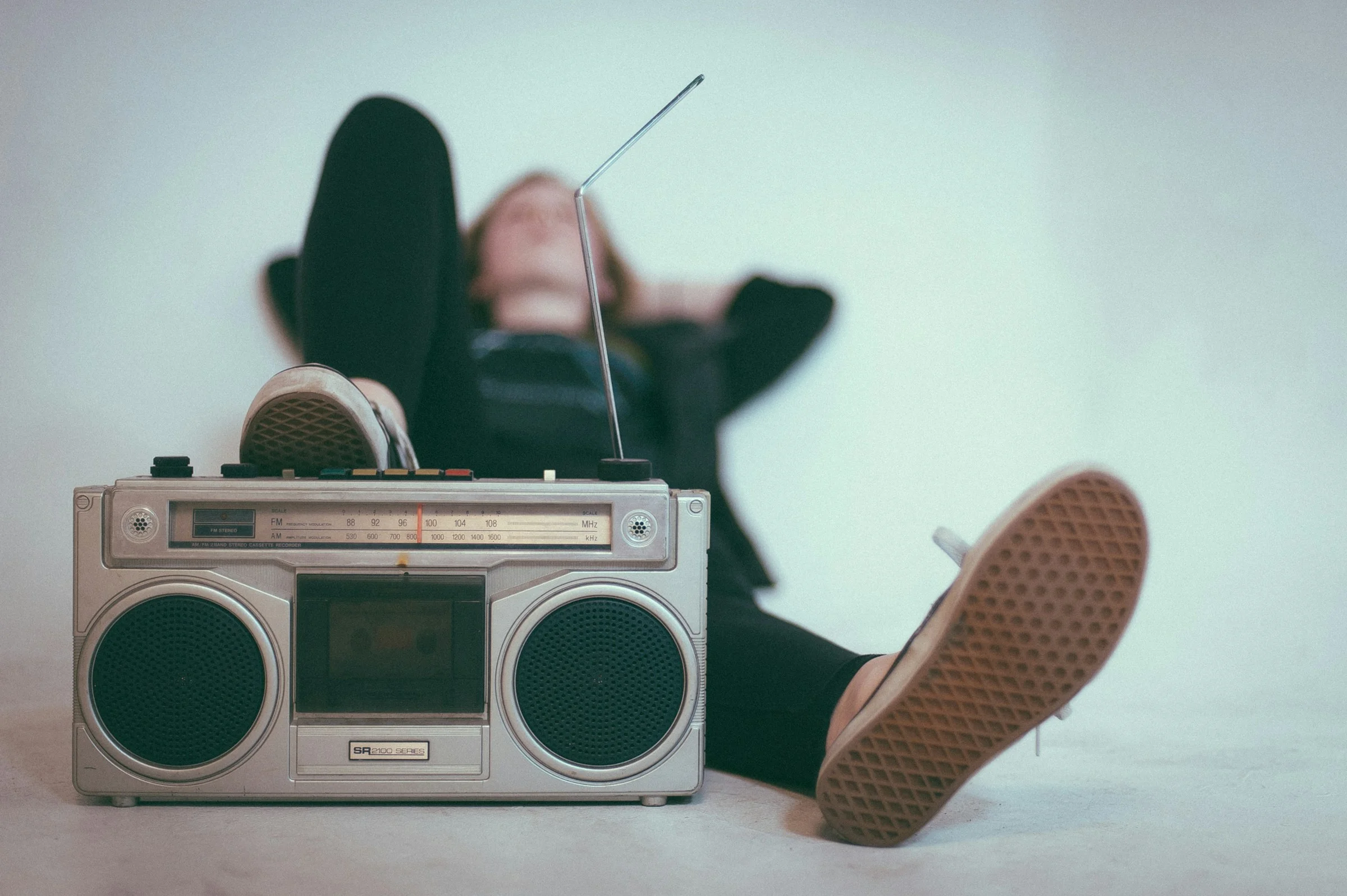 The Impact of Music on Mental Health: Exploring Therapeutic Benefits and Effects on Mental Well-being
