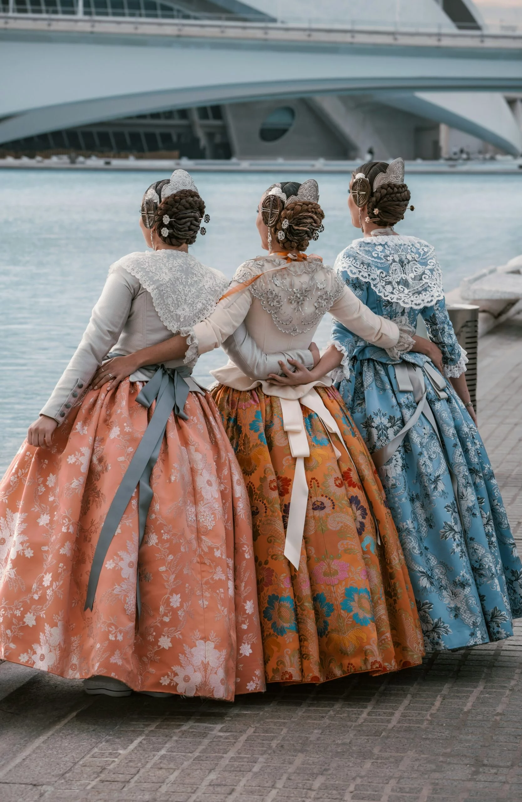 Fashion and Culture: How Fashion Reflects Cultural Identity and Traditions Across Different Regions of the World