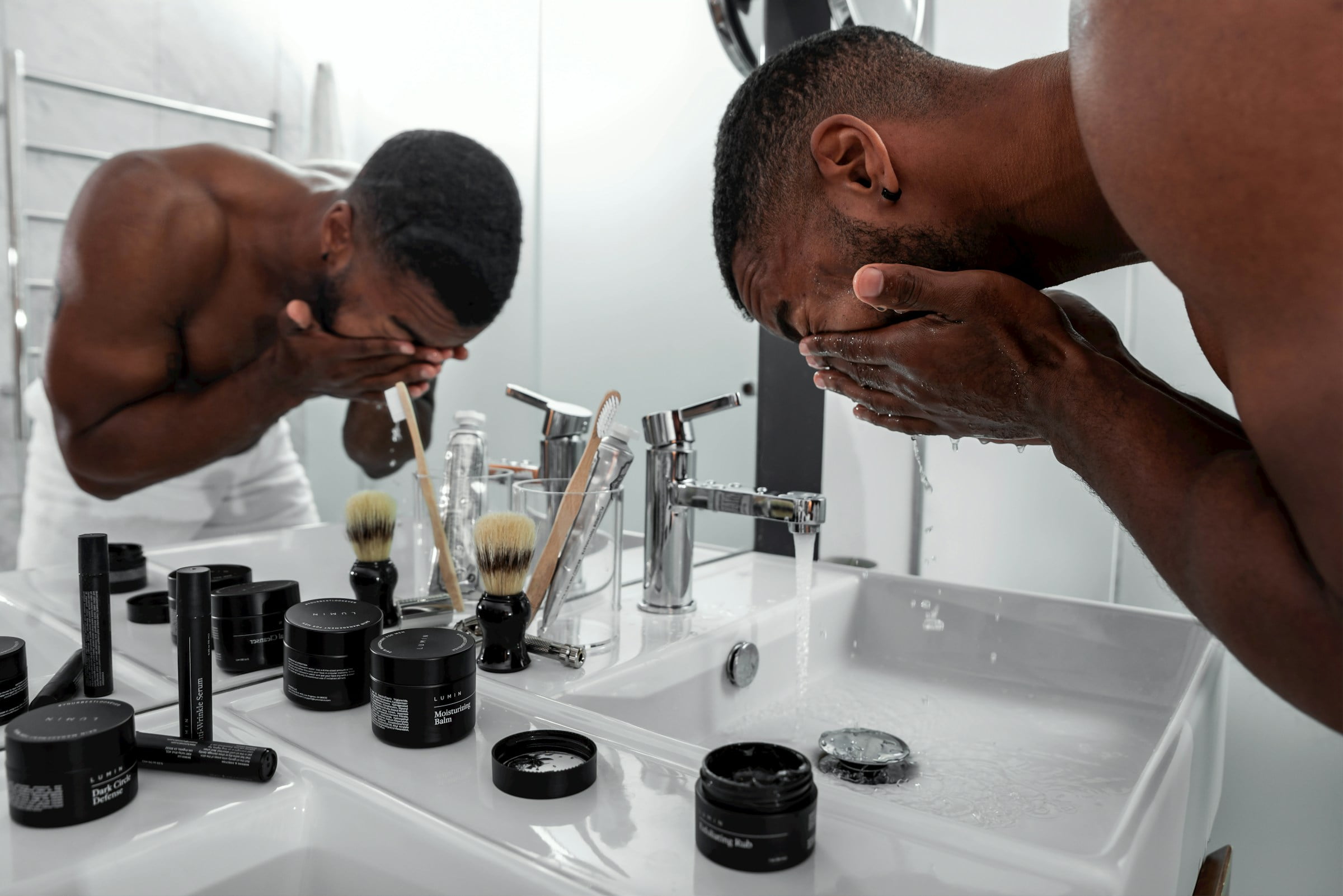 Men’s Grooming Tips: Comprehensive Guide to Haircare, Beard Maintenance, and Skincare for Men